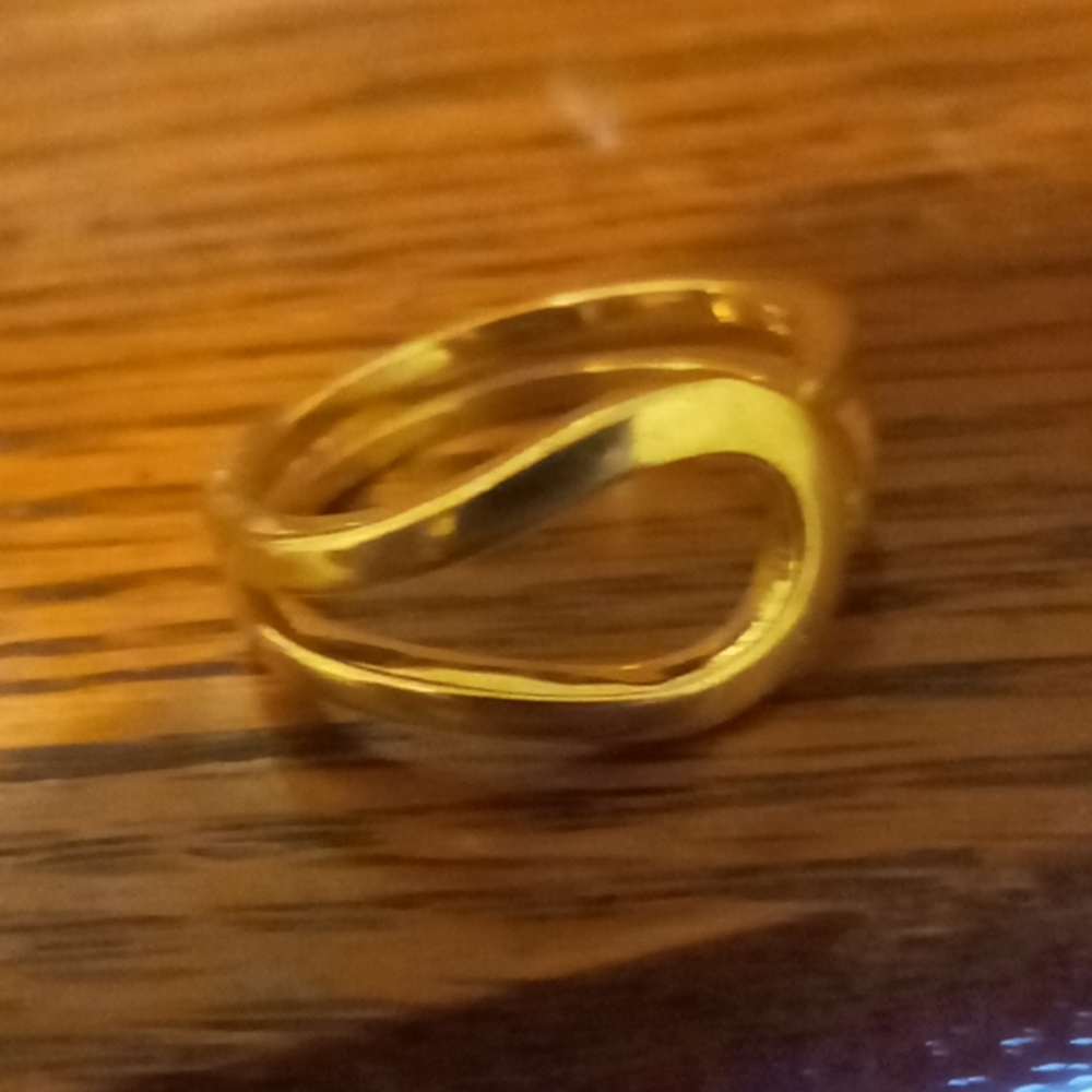 Gold heart ring